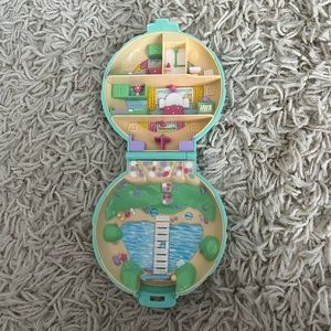 Vintage Bluebird 1989 Polly Pocket beach house